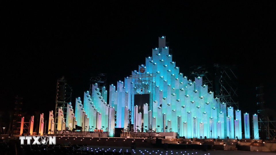 Tháp Tam Thắng sẵn sàng phục vụ du khách. (Ảnh: Huỳnh Sơn/TTXVN)