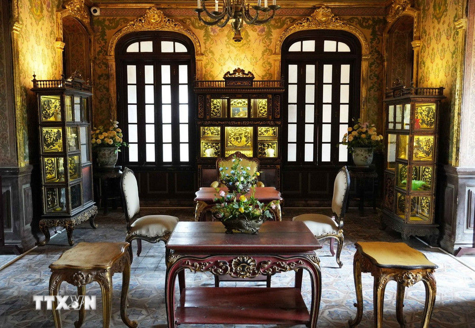Phòng tiếp khách trong Cung An Định, thành phố Huế. (Ảnh: Nguyên Lý/TTXVN)