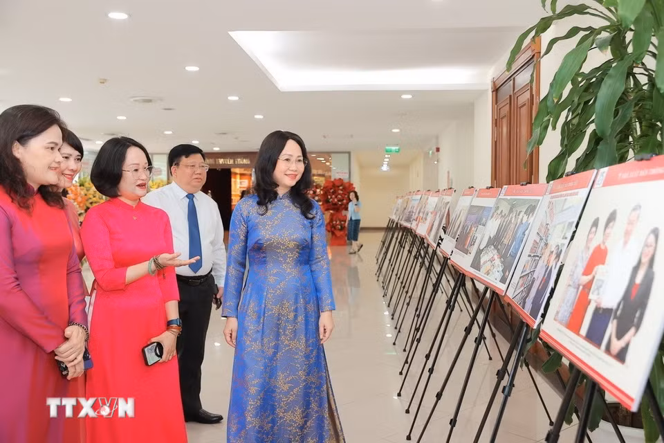 Đồng chí Lâm Thị Phương Thanh, Ủy viên Trung ương Đảng, Bộ trưởng Bộ Văn hóa, Thể thao và Du lịch đến dự. (Ảnh: Minh Quyết/TTXVN)