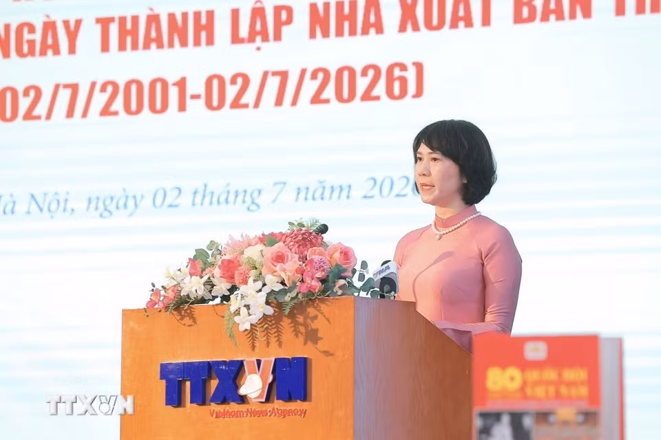 Giám đốc Nhà xuất bản Thông tấn Phùng Thị Mỹ phát biểu. (Ảnh: Minh Quyết/TTXVN)