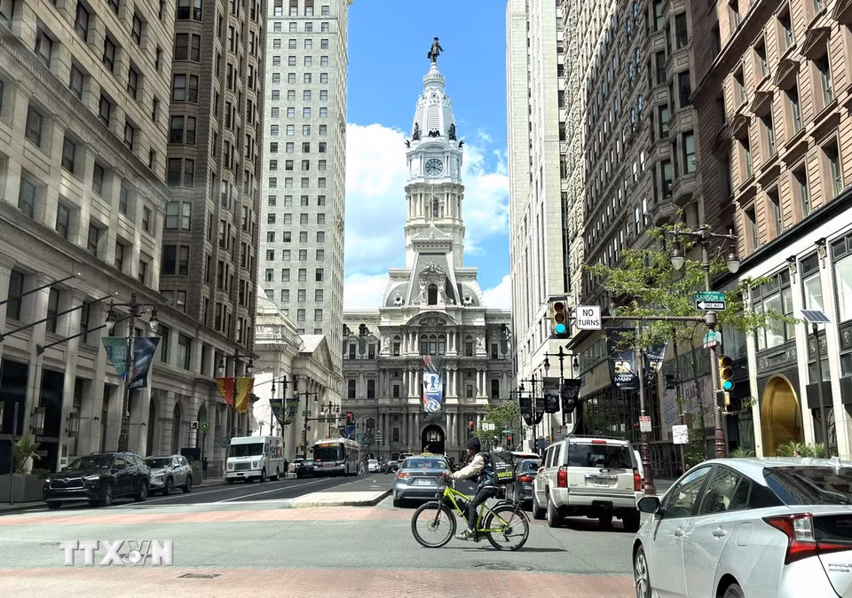 Tháp đồng hồ Tòa thị chính Philadelphia. (Ảnh: Ngọc Quang/TTXVN)