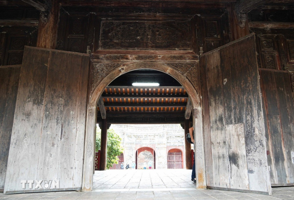 Cửa đi ra Thế Tổ Miếu của công trình Hiển Lâm Các trong Hoàng Thành Huế. (Ảnh: Nguyên Lý/TTXVN)
