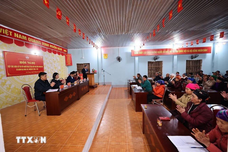 Tiếp xúc cử tri với người ứng cử đại biểu Hội đồng nhân dân xã Quản Bạ khóa XXI, nhiệm kỳ 2026-2031 tại nhà văn hóa thôn Nà Chang, xã Quản Bạ. (Ảnh: Minh Đức/TTXVN)