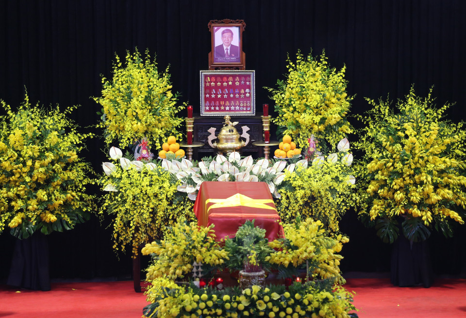 Linh cữu nguyên Tổng Bí thư Lê Khả Phiêu được quàn tại Nhà tang lễ quốc gia. (Ảnh: TTXVN)