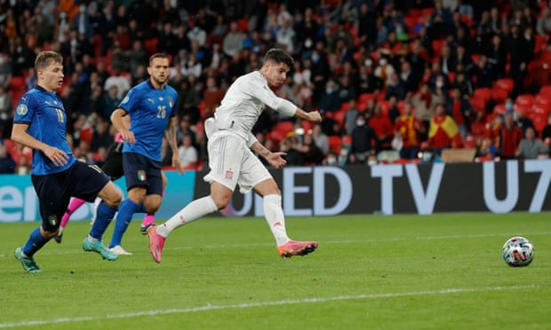 Tuy nhiên, chỉ 20 phút sau, Alvaro Morata đã tỏa sáng sau khi được tung vào sân từ băng ghế dự bị. (Nguồn: Guardian)