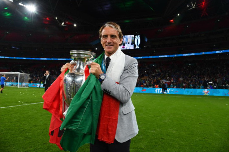 HLV Roberto Mancini hân hoan sau khi giúp đội nhà đăng quang tại EURO 2020. (Nguồn: UEFA)