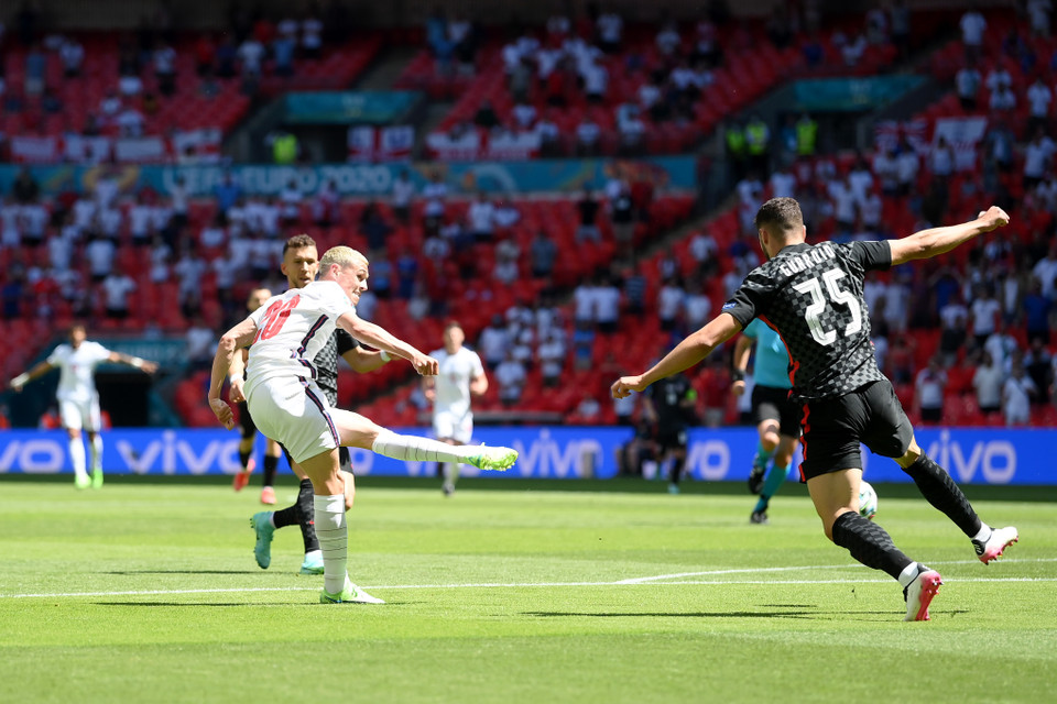 Anh đã tạo ra sức ép và có được pha bóng nguy hiểm ở ngay phút thứ 5 với cú dứt điểm đưa bóng đi trúng cột dọc của Phil Foden. (Nguồn: Reuters)