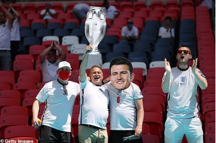Các cổ động viên Anh có mặt tại sân Wembley. (Nguồn: Getty Images)