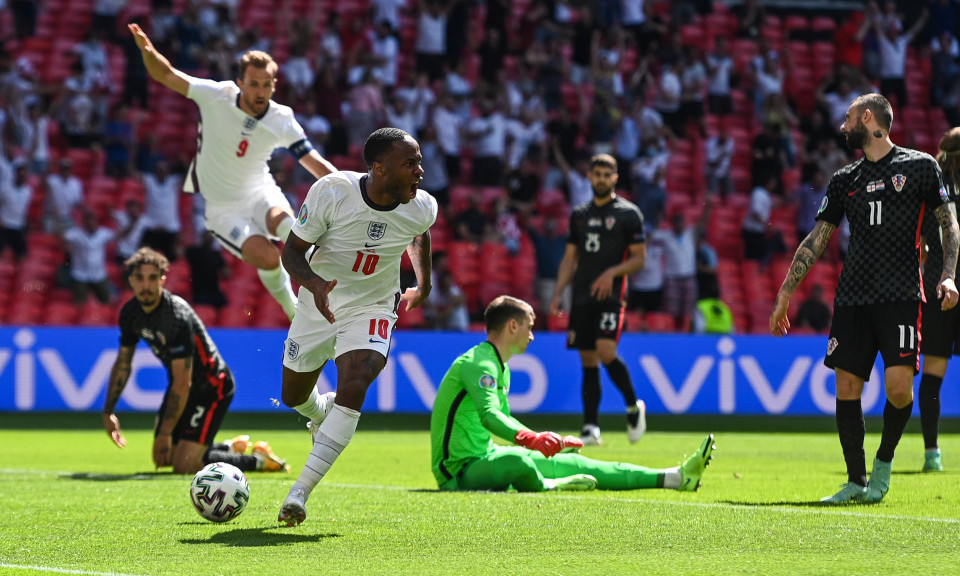 Pha lập công của Sterling cũng là bàn thắng duy nhất của trận này, qua đó giúp tuyển Anh giành chiến thắng chung cuộc 1-0. (Nguồn: Guardian)