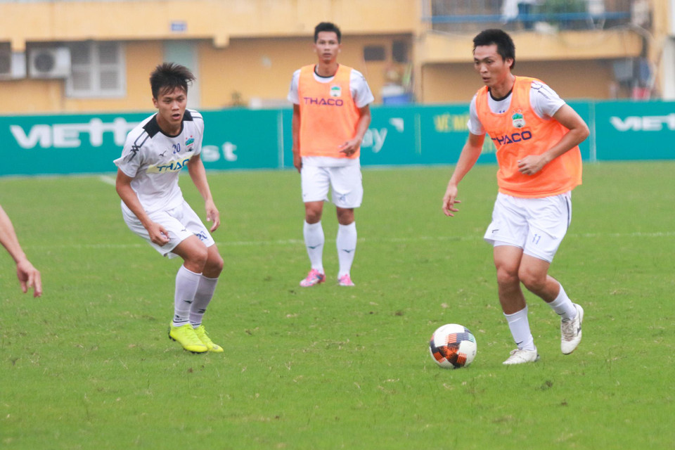 Lần lượt các nhân tố chính như Tuấn Anh, Văn Toàn, Hồng Duy, ngoại binh Chevaughn Walsh...đều đã sẵn sàng đánh bại đội khách. (Ảnh: Tá Hiển/Vietnam+)