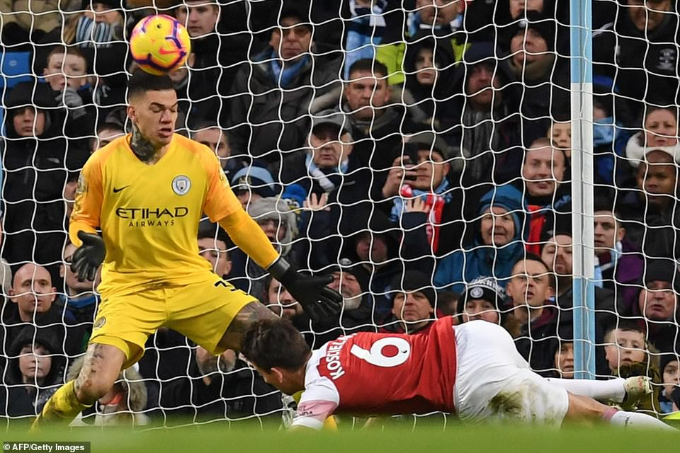 Tuy nhiên, Arsenal cũng chỉ mất đúng 10 phút...