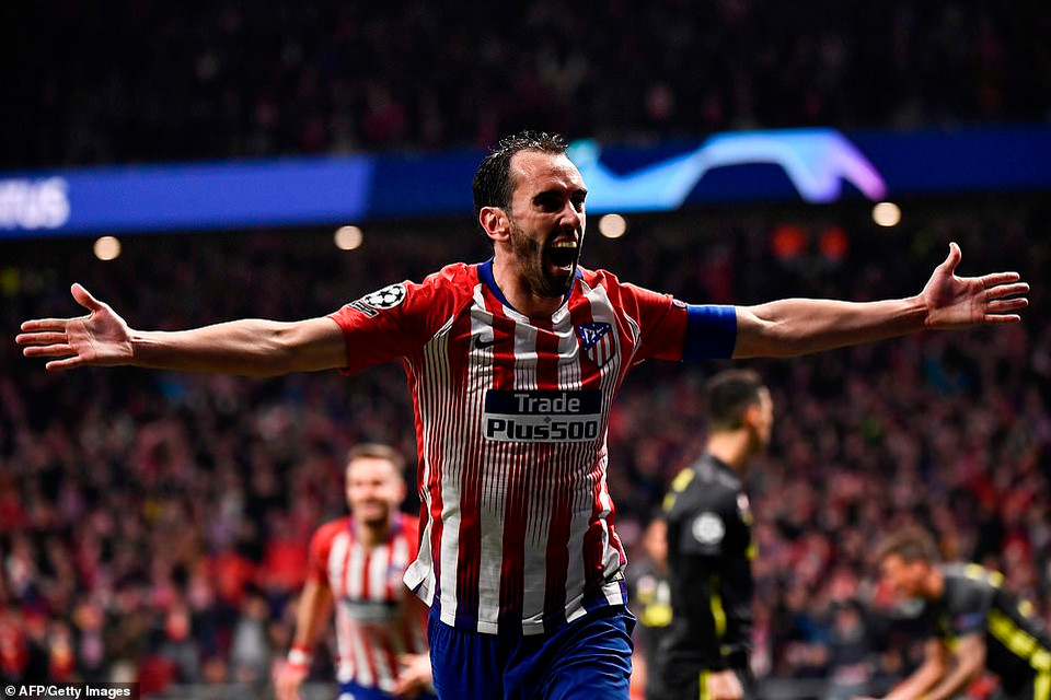 ...sau pha dứt điểm từ góc hẹp của Diego Godin.