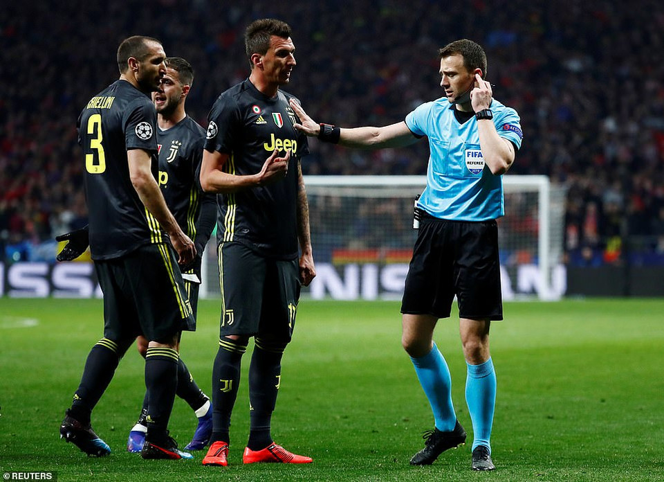 ...các đồng đội của anh phải nỗ lực hơn rất nhiều khi trở về sân nhà.