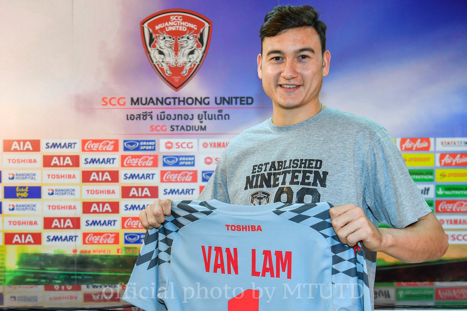 Văn Lâm được kỳ vọng sẽ là chốt chặn quan trọng trong đội hình của Muangthong United.