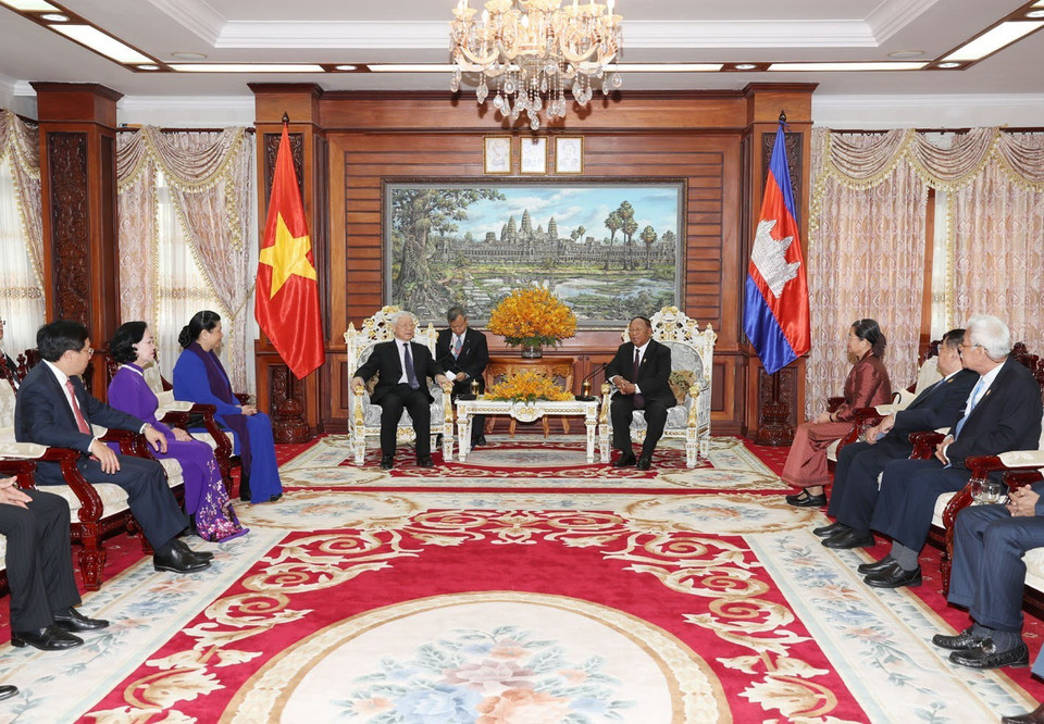 Tổng Bí thư, Chủ tịch nước Nguyễn Phú Trọng hội kiến Chủ tịch Quốc hội Campuchia Samdech Heng Samrin. (Ảnh: Trí Dũng/TTXVN)