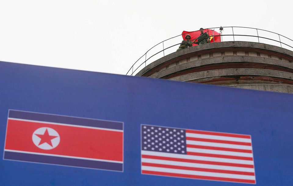 Lực lượng đặc công làm nhiệm trên các điểm cao đảm bảo an ninh tuyệt đối cho Hội nghị thượng đỉnh Mỹ-Triều Tiên lần thứ hai. (Ảnh: Doãn Tấn/TTXVN)