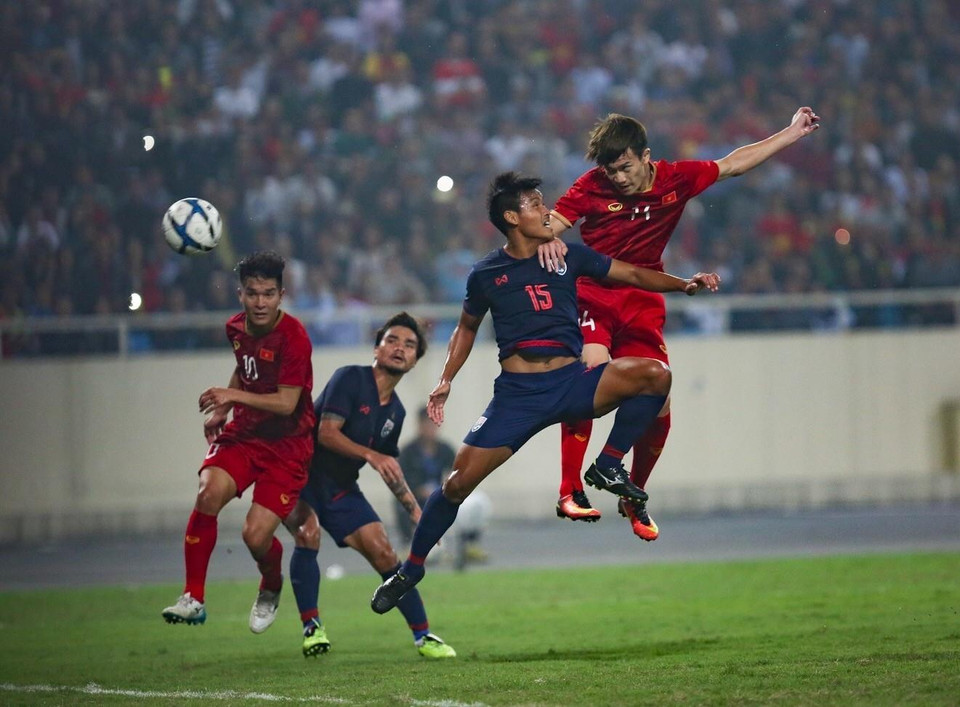 Sau khi có bàn thắng, U23 Việt Nam tiếp tục gây sức ép về phía khung thành của U23 Thái Lan. (Ảnh: Trọng Đạt/TTXVN)