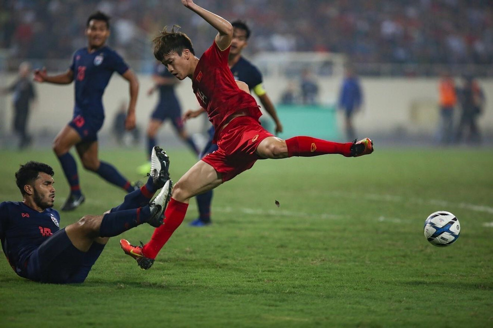 Các cầu thủ U23 Thái Lan vất vả chống đỡ. (Ảnh: Trọng Đạt/TTXVN)