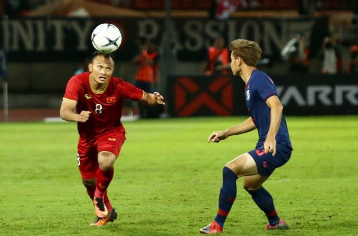 Những phút sau đó, Thái Lan là đội kiểm soát thế trận với thời gian cầm bóng nhiều hơn nhưng họ đã vấp phải trước một Việt Nam đầy bản lĩnh. (Ảnh: Nguyên An/Vietnam+)