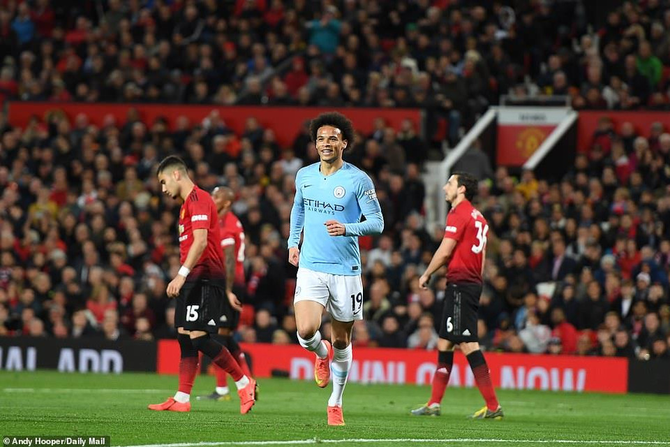 ...ấn định chiến thắng cho Man City.