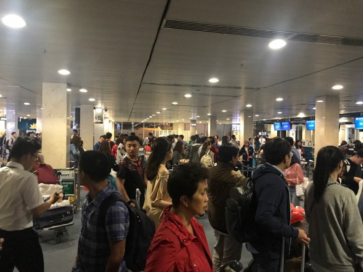 Đây là chuyến bay cuối cùng trong năm đối với nhiều người để đoàn tụ gia đình (Ảnh: CTV/Vietnam+)