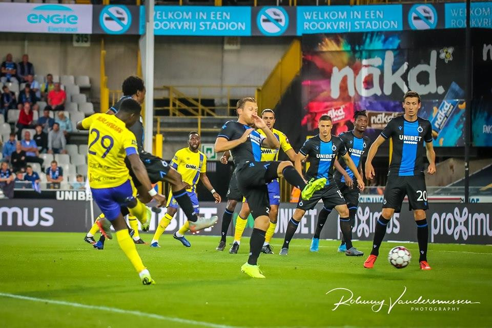 Các cầu thủ Sint-Truindense đã không thể gây khó cho một Club Brugge được đánh giá cao hơn.