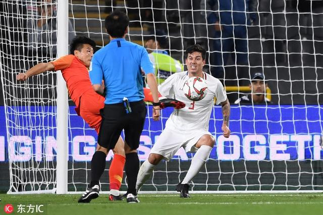 ...và họ có được bàn thắng nhân đôi cách biệt ở phút 66. (Nguồn: Sina)