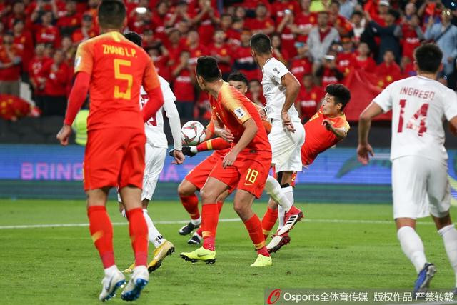 Sang hiệp 2, Trung Quốc tiếp tục chơi áp đảo. (Nguồn: Sina)