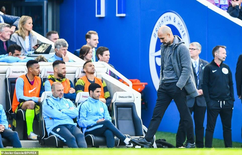 ...vị huấn luyện viên này không khỏi lo lắng.