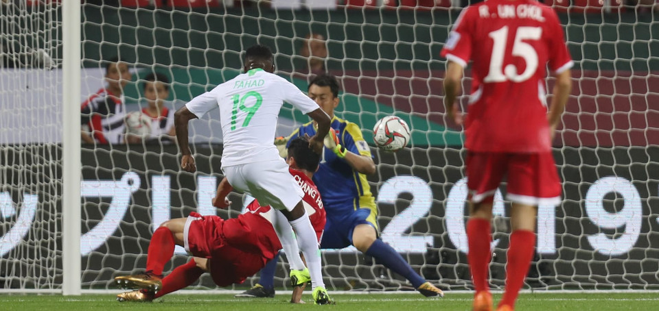 Fahad Al-Muwallad và đồng đội liên tiếp khiến hàng thủ Triều Tiên đối mặt khó khăn. (Nguồn: AFC)