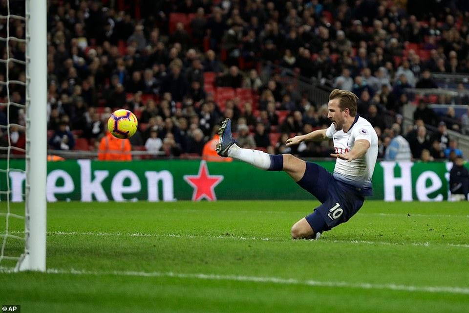 ...trước các pha dứt điểm của...