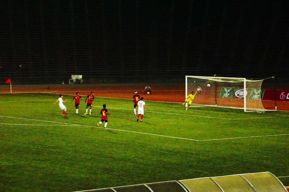 Bàn thắng nâng tỷ số 3-0 của Phan Thanh Hậu. (Ảnh: Vietnam+)