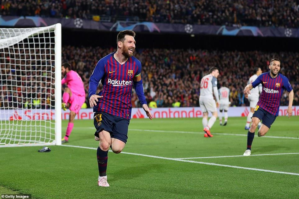 Cú đúp của Messi cùng bàn mở tỷ số của Suarez đã giúp cho Barcelona thắng 3-0 trước Liverpool ở bán kết lượt đi Champions League tại Nou Camp.