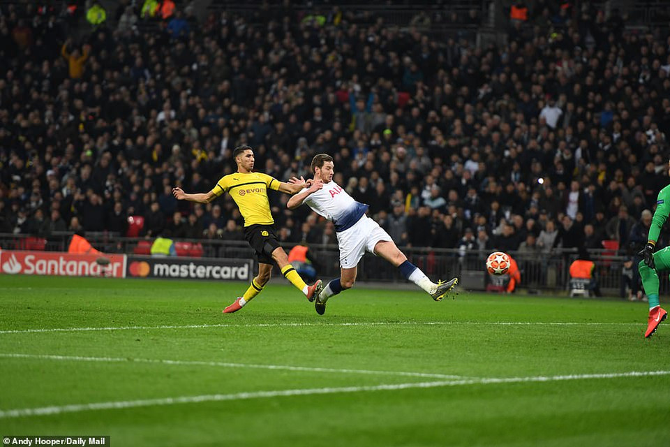 Nhưng phải chờ đến phút 83, người hâm mộ đội chủ nhà mới có dịp ăn mừng...