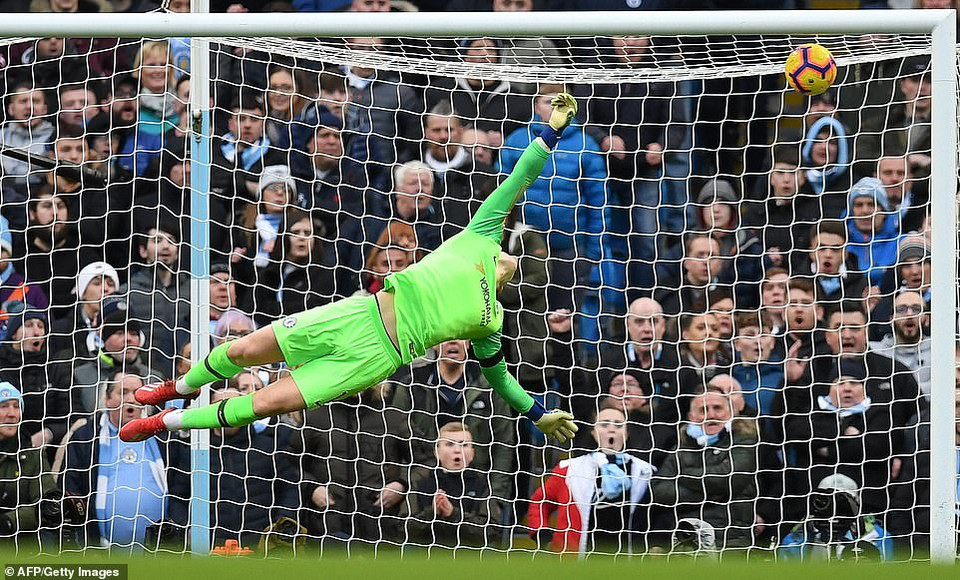 Tuy nhiên, chân sút người Argentina đã nhanh chóng chuộc lỗi bằng bàn thắng tuyệt đẹp nâng tỷ số 2-0 ở phút 13.