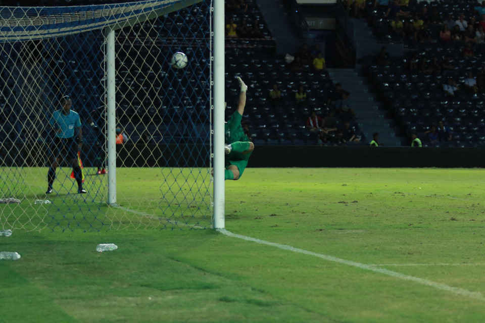 Bên kia chiến tuyến, Curacao thực hiện thành công cả 5 lượt sút...