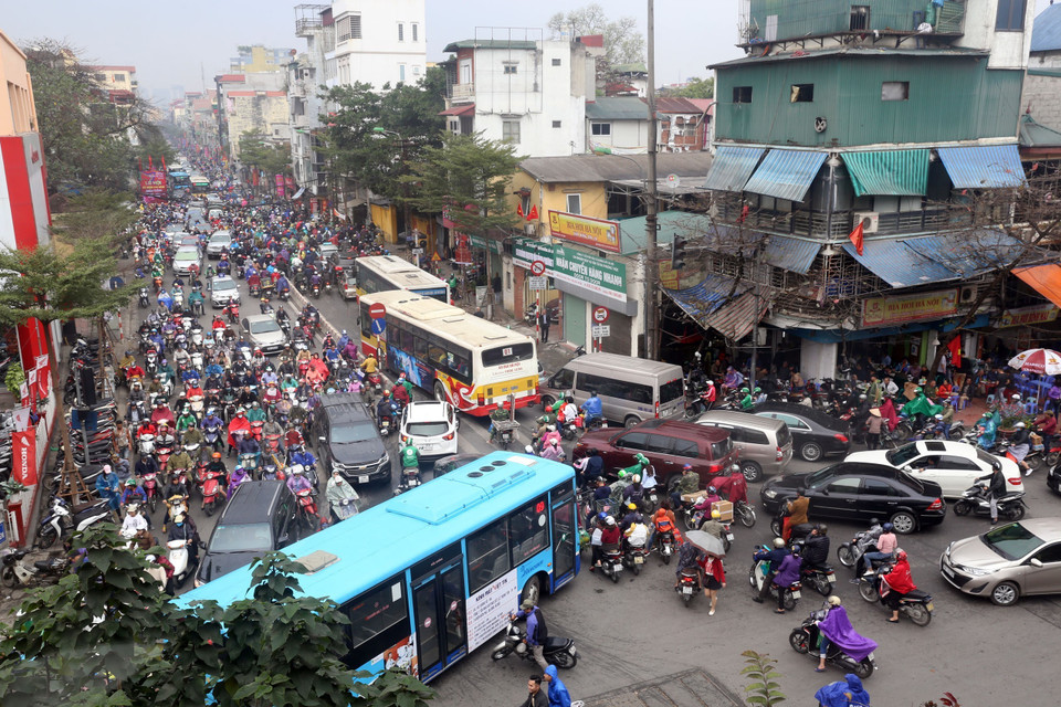 Ngã tư phố Lê Duẩn-Khâm Thiên-Nguyễn Thượng Hiền thường xuyên ùn tắc. (Ảnh: Huy Hùng/TTXVN)