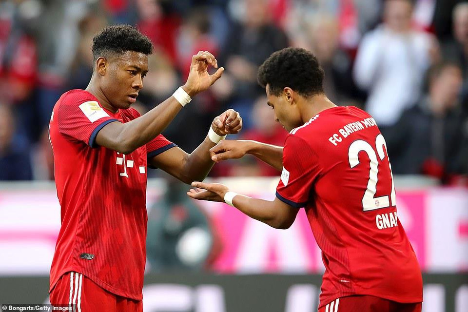 ...và sau đó là màn ăn mừng theo kiểu 'quấy cháo.'