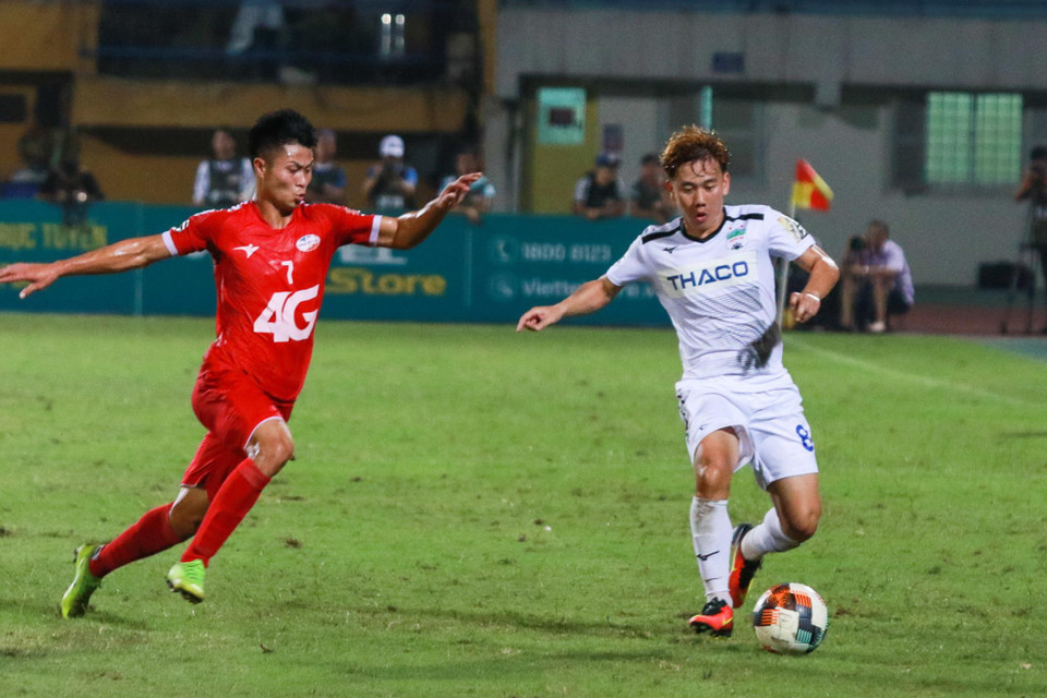 Chơi bên cạnh Tuấn Anh, Minh Vương cũng thể hiện tốt. Dưới thời thầy Park, cầu thủ này luôn thể hiện phong độ tốt mỗi khi được trao cơ hội. (Ảnh: Nguyên An/Vietnam+)