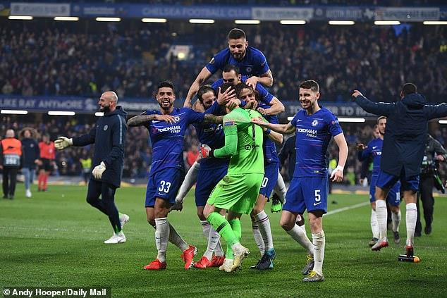 ...đưa Chelsea thẳng tiến chung kết Europa League.