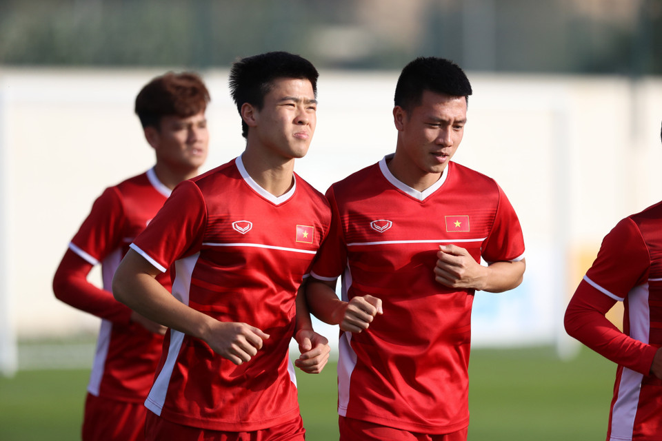 Duy Mạnh (trái) là sự thiếu vắng đáng tiếc của tuyển Việt Nam ở trận gặp Yemen. (Ảnh: Hoàng Linh/TTXVN)