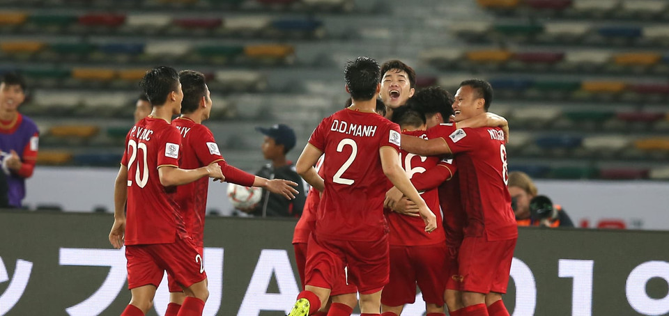 Một ngày sau, đội tuyển Việt Nam cũng chào Asian Cup 2019 đầy ấn tượng khi hai lần vượt lên dẫn trước...