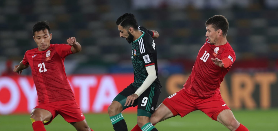 UAE đã thẳng tiến tứ kết sau bằng chiến thắng kịch tính 3-2 trước Kyrgyzstan. (Nguồn: AFC)
