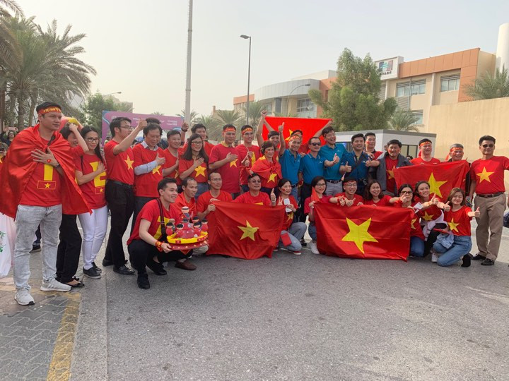 Tất cả đều hy vọng đội tuyển Việt Nam sẽ làm nên kỳ tích. (Ảnh: Vietnam+)