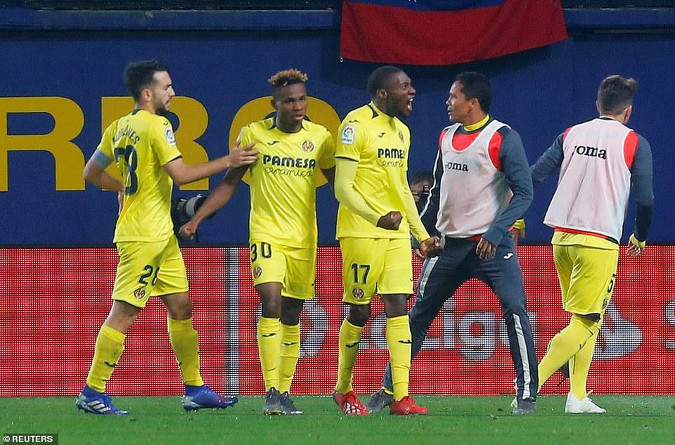 Sang hiệp 2, "tàu ngầm vàng" thi đấu hưng phấn và có được bàn gỡ hòa của Karl Toko Ekambi ở phút 50.