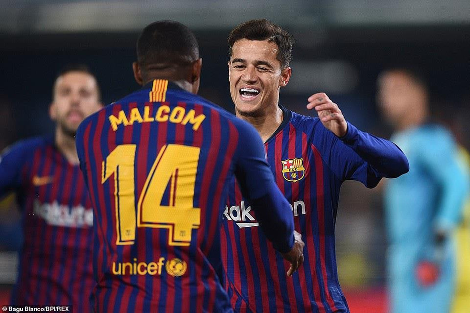 Philippe Coutinho mở tỷ số cho Barcelona ở phút 12.