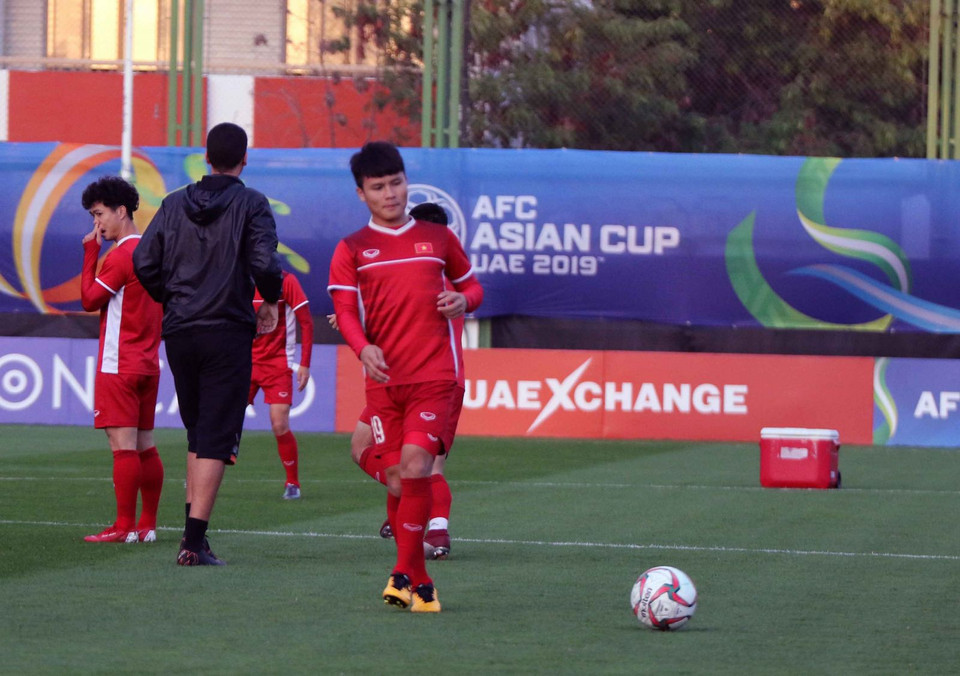 Nguyễn Quang Hải thực hiện các bài tấn công trên sân tập. (Nguồn: VFF)