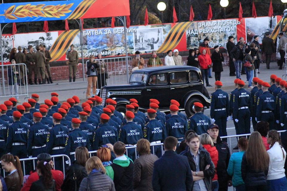 Sau phần diễu binh của khối quân nhân, đến phần diễu hành của các phương tiện cơ giới, kỹ thuật. (Ảnh: Trần Hiếu/Vietnam+)