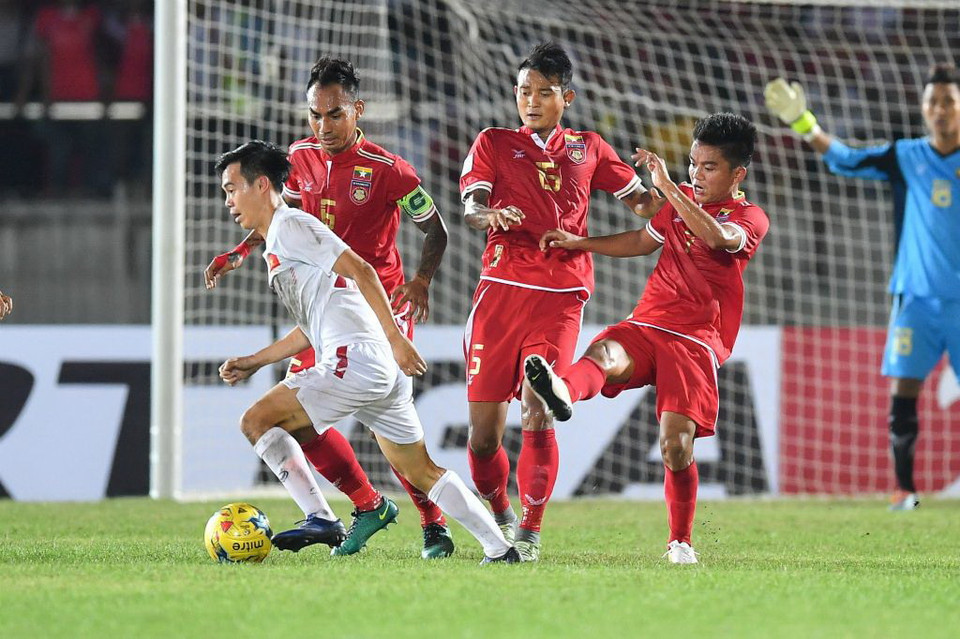 ...và Văn Toàn là người có cơ hội đầu tiên nhưng không thành công ở phút thứ 9. (Nguồn: Affsuzukicup)