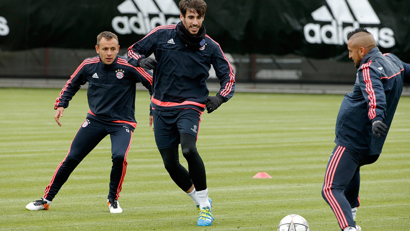 Vidal và đồng đội khá thoải mái trong buổi tập của Bayern. (Nguồn: (​Nguồn: fcbayern.de)